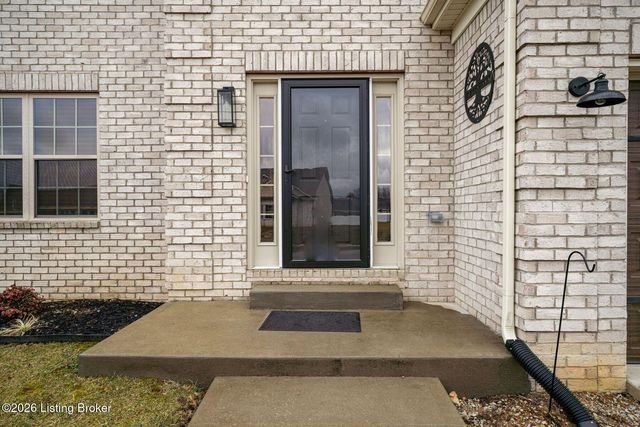 501 N Canterbury Glen Dr, Mt Washington, KY 40047