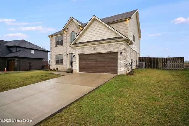 501 N Canterbury Glen Dr, Mt Washington, KY 40047