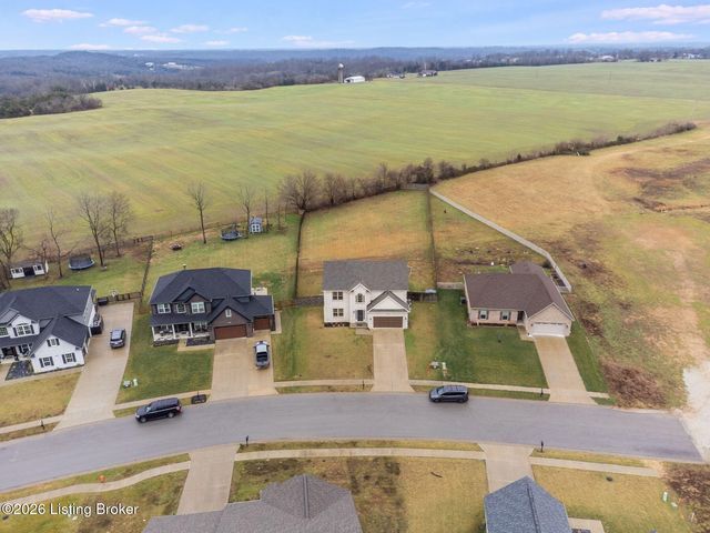 501 N Canterbury Glen Dr, Mt Washington, KY 40047