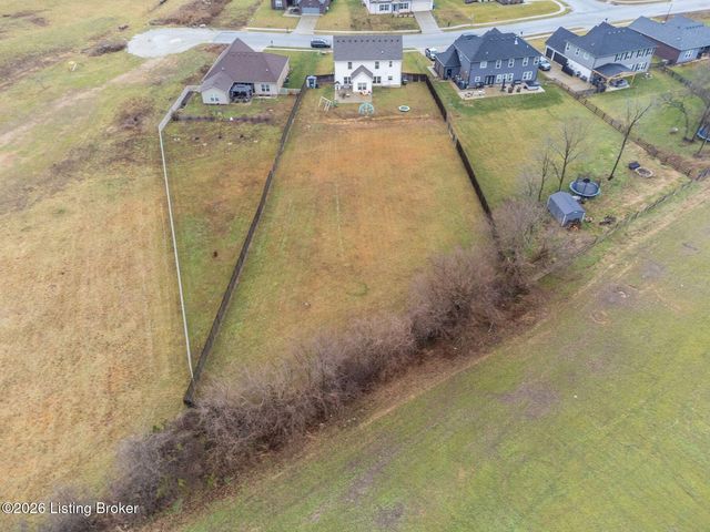 501 N Canterbury Glen Dr, Mt Washington, KY 40047