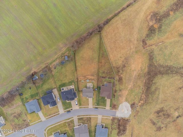 501 N Canterbury Glen Dr, Mt Washington, KY 40047