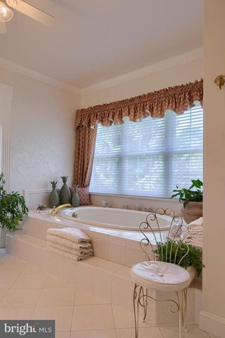1190 OVERBROOK CIR, York, PA 17403