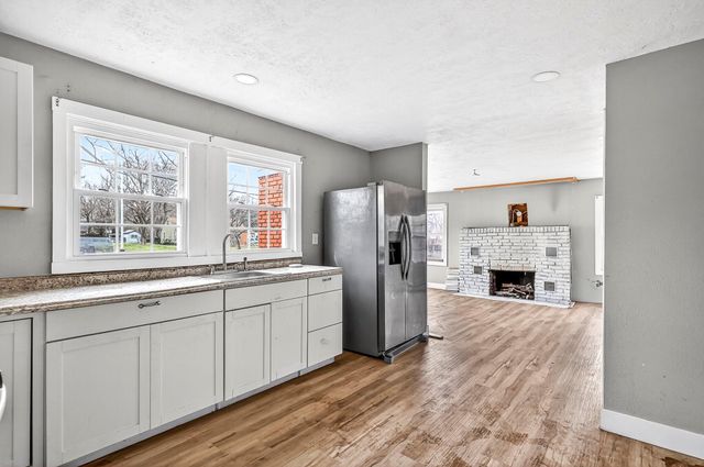 2124 N Kansas Expressway, Springfield, MO 65803