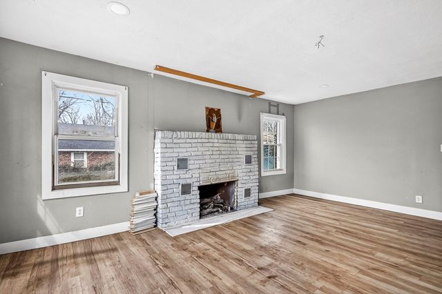 2124 N Kansas Expressway, Springfield, MO 65803