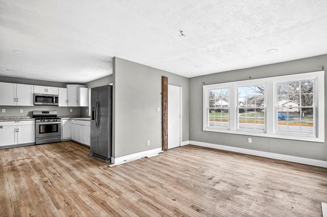 2124 N Kansas Expressway, Springfield, MO 65803