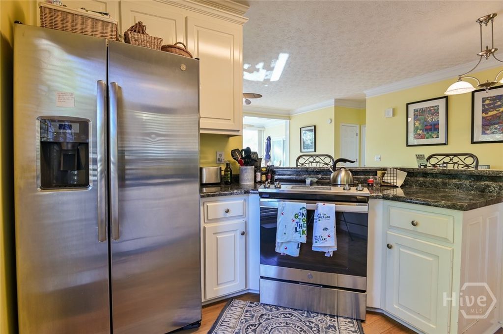 Image 13 of property listing at 194 Sugar Cane Drive, Hartwell, GA 30643