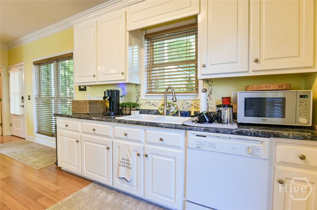 Image 14 of property listing at 194 Sugar Cane Drive, Hartwell, GA 30643