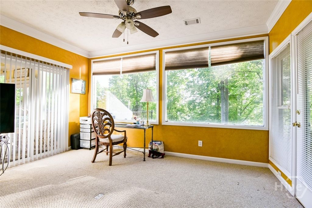 Image 23 of property listing at 194 Sugar Cane Drive, Hartwell, GA 30643