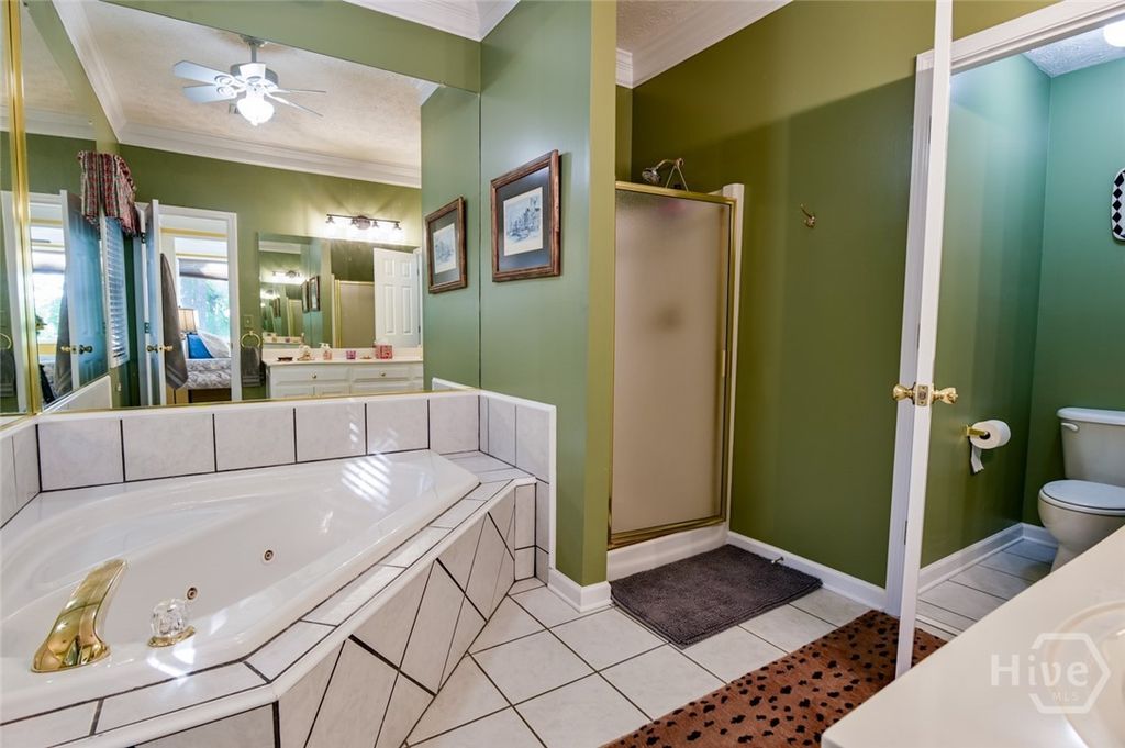 Image 29 of property listing at 194 Sugar Cane Drive, Hartwell, GA 30643