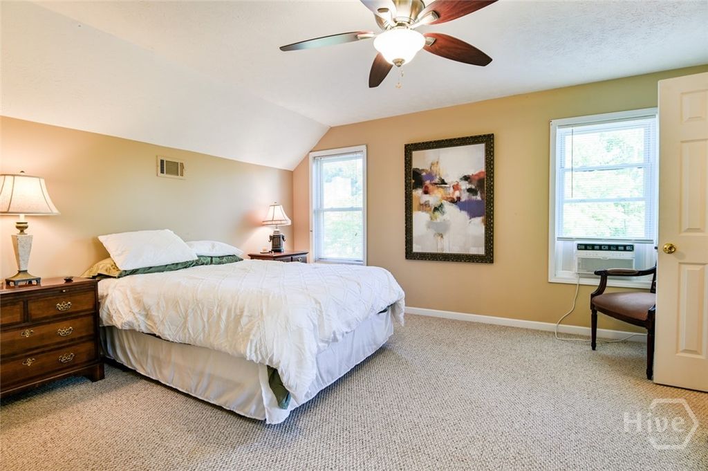 Image 33 of property listing at 194 Sugar Cane Drive, Hartwell, GA 30643