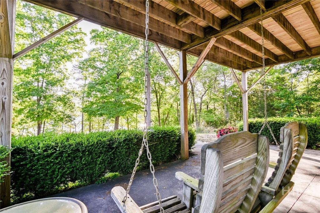 Image 47 of property listing at 194 Sugar Cane Drive, Hartwell, GA 30643