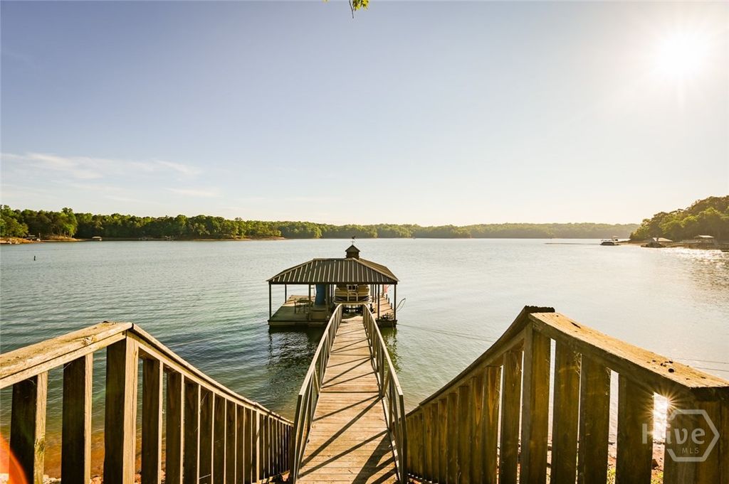 Image 50 of property listing at 194 Sugar Cane Drive, Hartwell, GA 30643