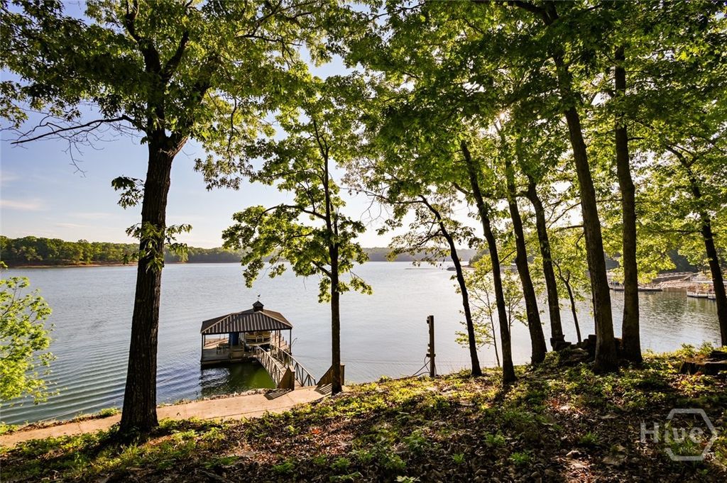Image 51 of property listing at 194 Sugar Cane Drive, Hartwell, GA 30643