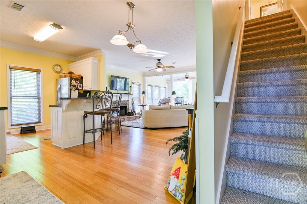 Image 8 of property listing at 194 Sugar Cane Drive, Hartwell, GA 30643