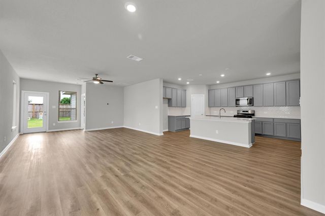 305 Stone Placa Trail, Brookshire, TX 77423