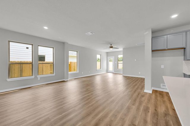 305 Stone Placa Trail, Brookshire, TX 77423