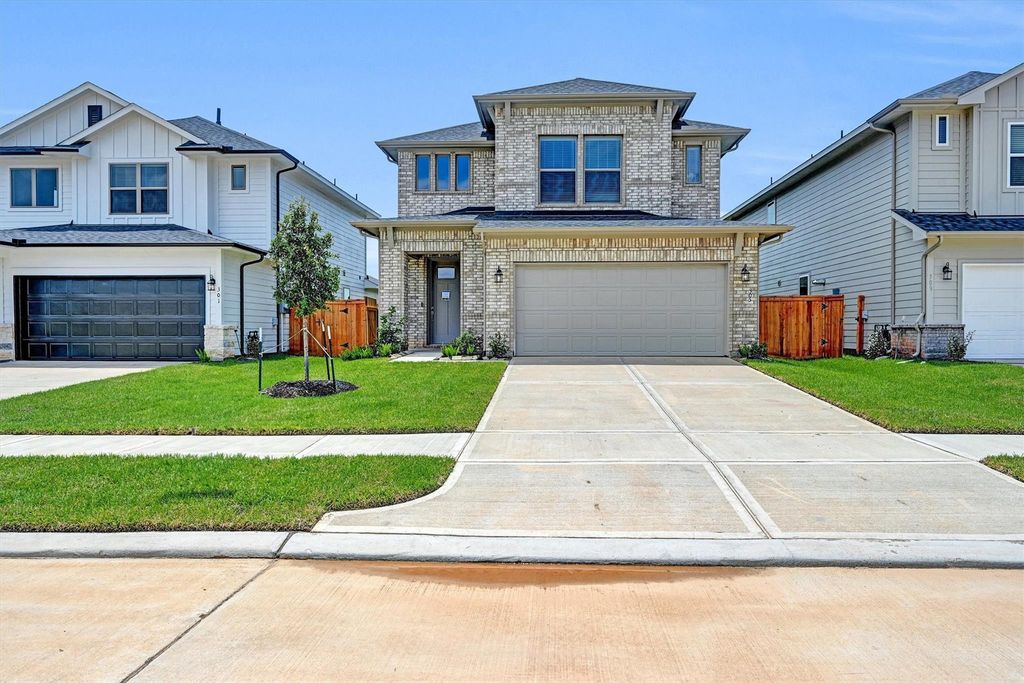 305 Stone Placa Trail, Brookshire, TX 77423
