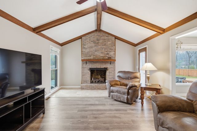 3016 Dell Dr, Hermitage, TN 37076