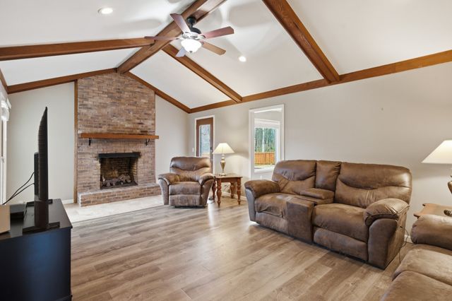 3016 Dell Dr, Hermitage, TN 37076