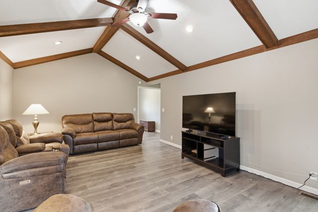 3016 Dell Dr, Hermitage, TN 37076