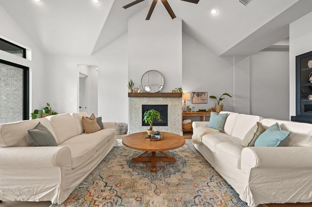 461 Leaning Rock RDG, Austin, TX 78737