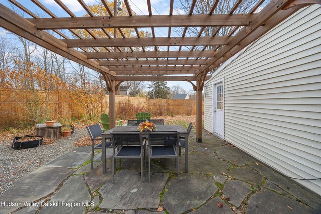 28 Mellenville Square, Claverack, NY 12513