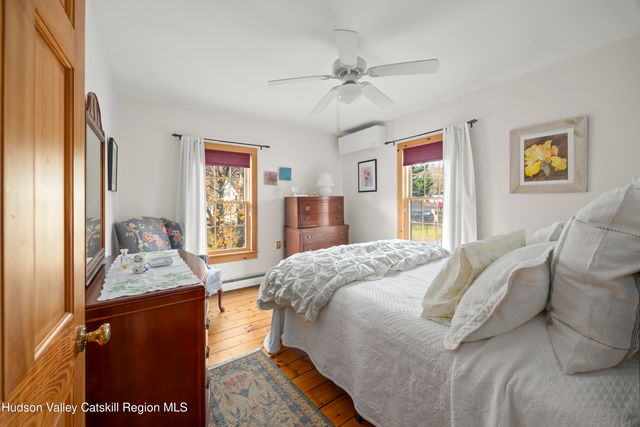 28 Mellenville Square, Claverack, NY 12513