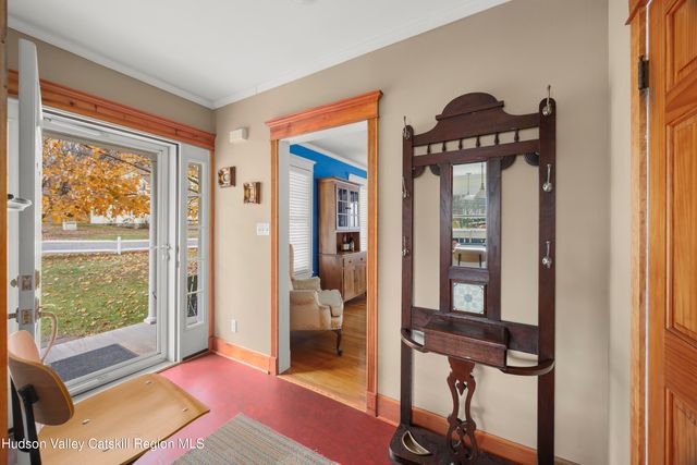 28 Mellenville Square, Claverack, NY 12513