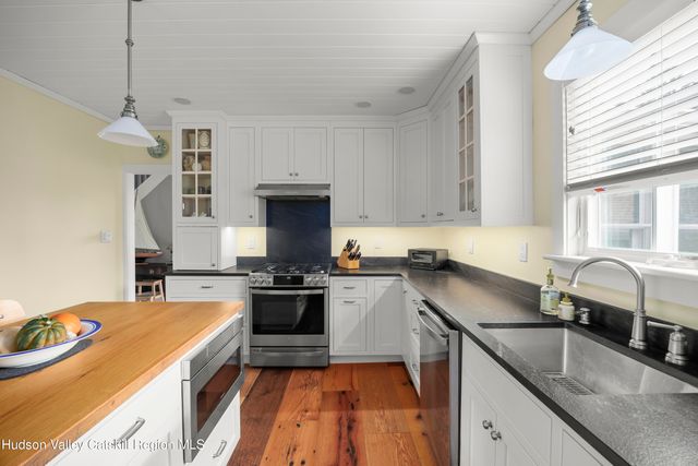 28 Mellenville Square, Claverack, NY 12513