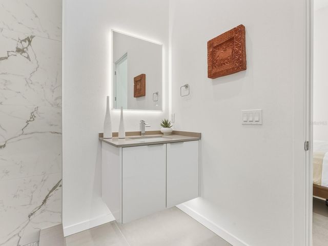 3939 HIGEL AVENUE, Sarasota, FL 34242