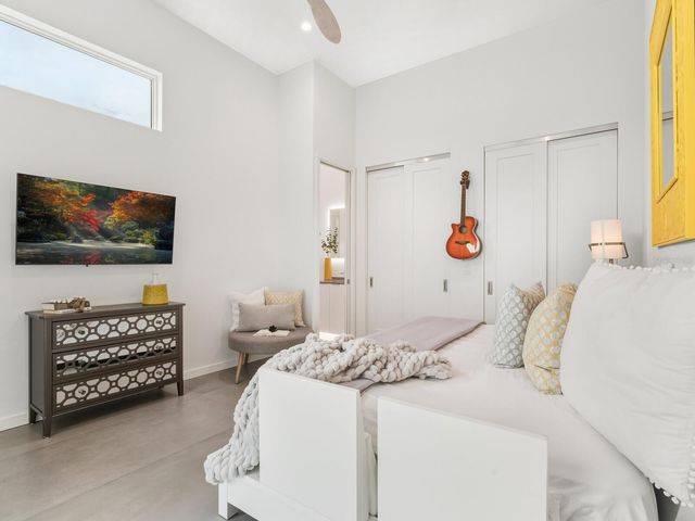 3939 HIGEL AVENUE, Sarasota, FL 34242