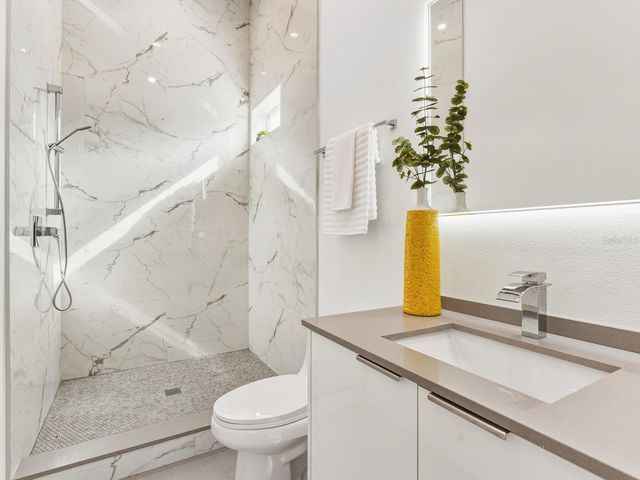 3939 HIGEL AVENUE, Sarasota, FL 34242