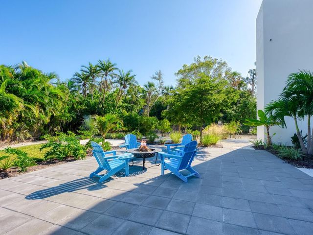 3939 HIGEL AVENUE, Sarasota, FL 34242