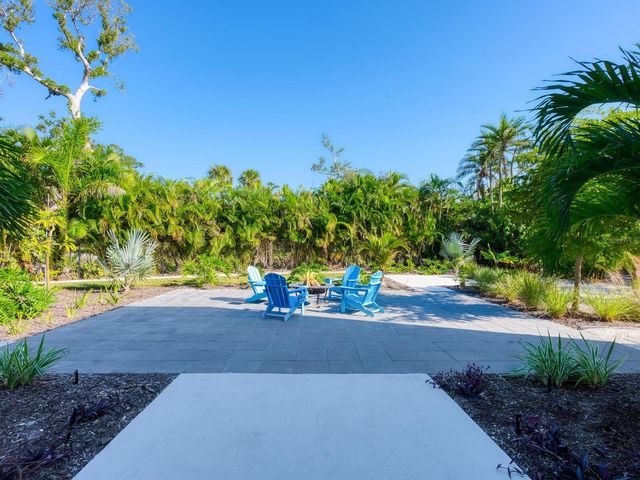 3939 HIGEL AVENUE, Sarasota, FL 34242