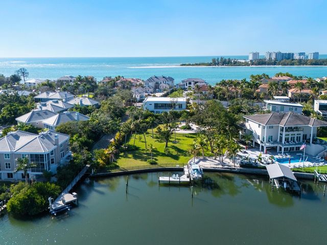 3939 HIGEL AVENUE, Sarasota, FL 34242