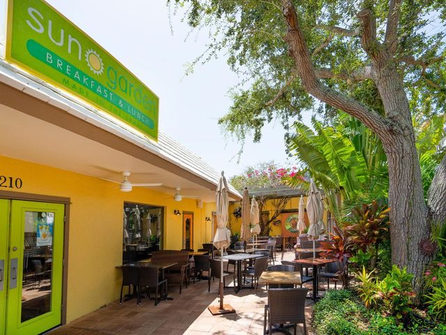 3939 HIGEL AVENUE, Sarasota, FL 34242