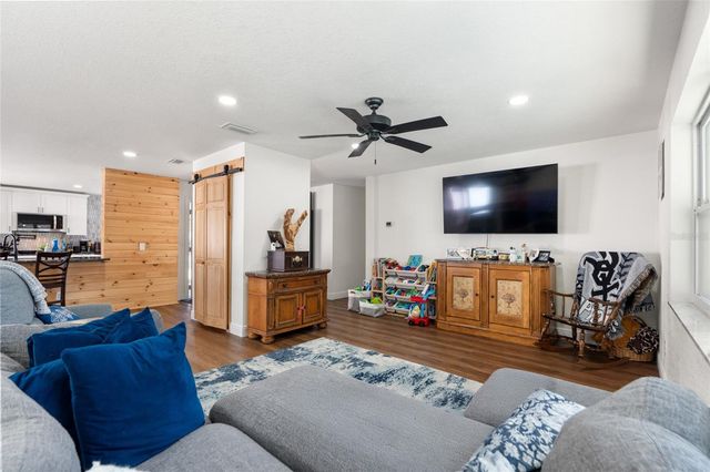 7124 WRENWOOD CIRCLE, Tampa, FL 33617