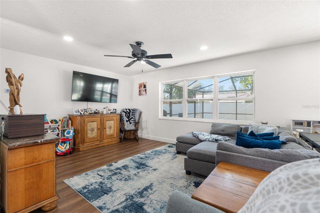 7124 WRENWOOD CIRCLE, Tampa, FL 33617