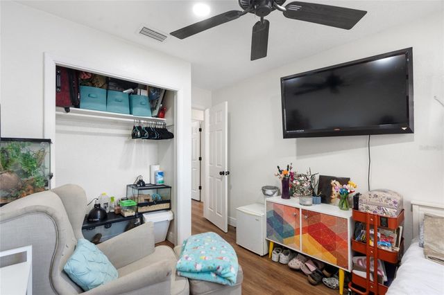 7124 WRENWOOD CIRCLE, Tampa, FL 33617