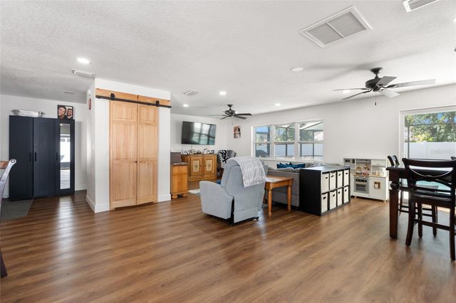 7124 WRENWOOD CIRCLE, Tampa, FL 33617