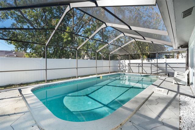 7124 WRENWOOD CIRCLE, Tampa, FL 33617