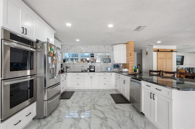 7124 WRENWOOD CIRCLE, Tampa, FL 33617