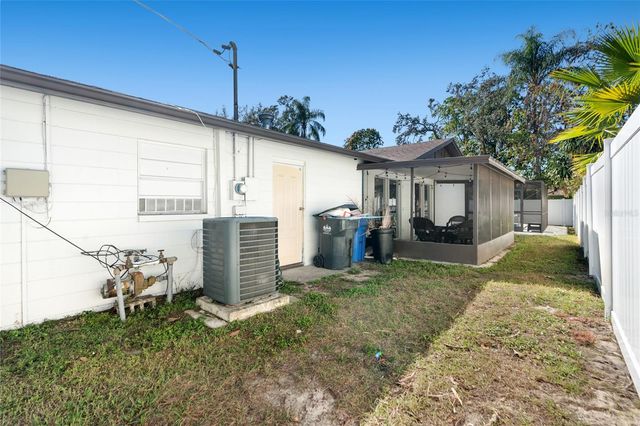 7124 WRENWOOD CIRCLE, Tampa, FL 33617