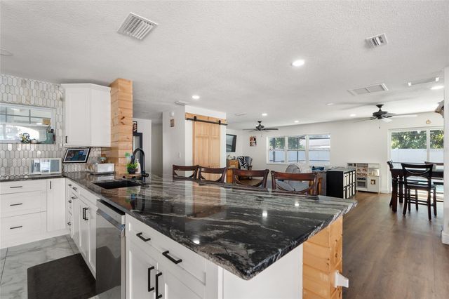 7124 WRENWOOD CIRCLE, Tampa, FL 33617