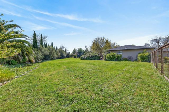 2455 Higgins Rd, West Sacramento, CA 95691