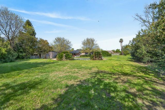 2455 Higgins Rd, West Sacramento, CA 95691