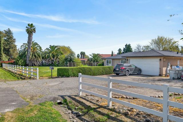 2455 Higgins Rd, West Sacramento, CA 95691