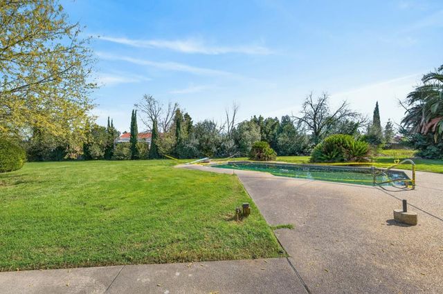 2455 Higgins Rd, West Sacramento, CA 95691