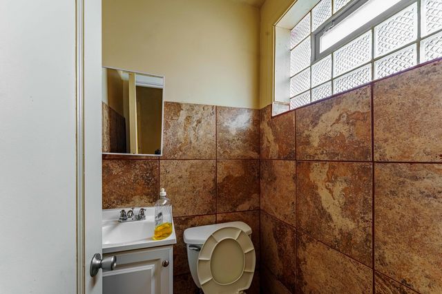 4934 S Ashland Avenue, Chicago, IL 60609