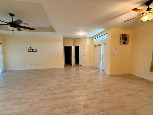 5560 Belrose ST, Lehigh Acres, FL 33971